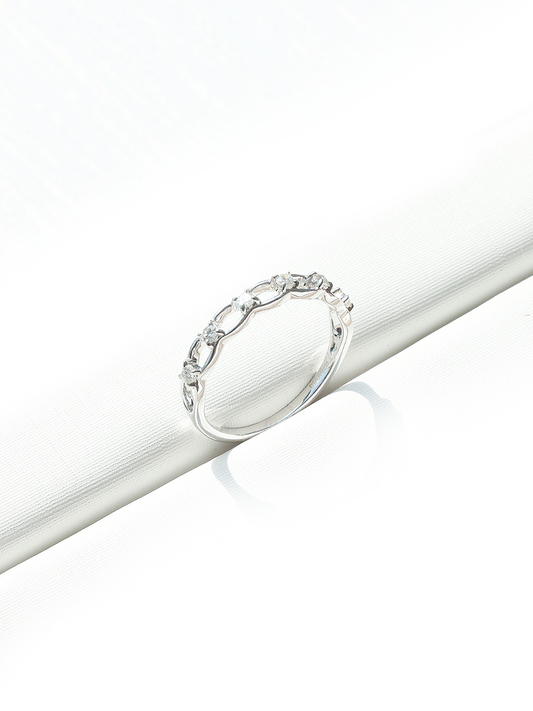 WHITE DIAMOND RING